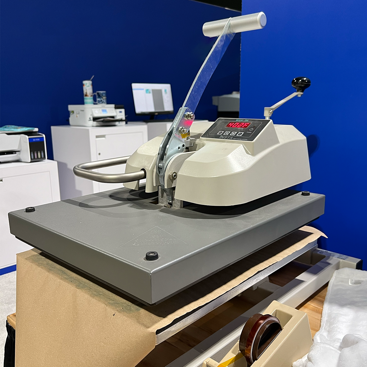 Insta Graphic Systems’ Insta 256 Manual Heat Press perfect for DTF Transfer Printing